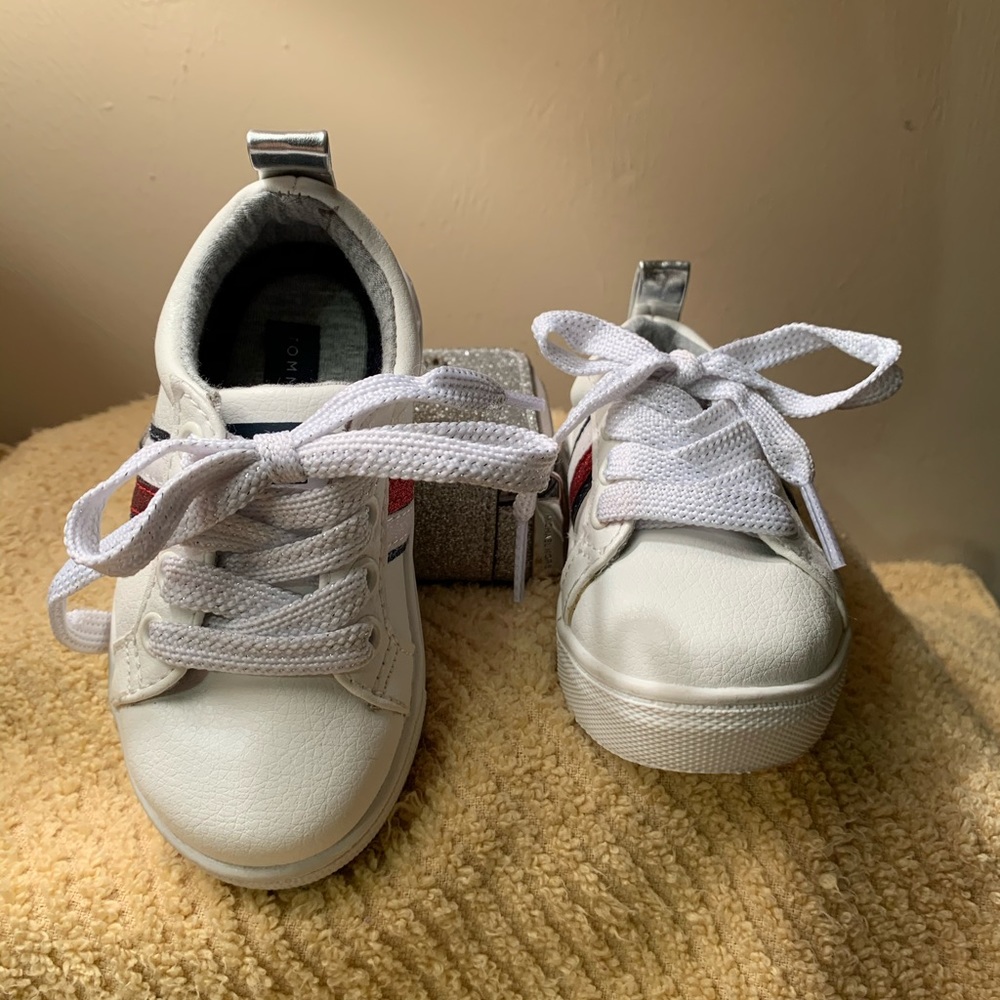 Shoes - Picture 5 of 7
